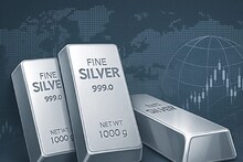 चर्चा सोन्याची होती, पण चांदी भाव खाऊन गेली! 1,50,000 रुपयांवर पोहोचले दर