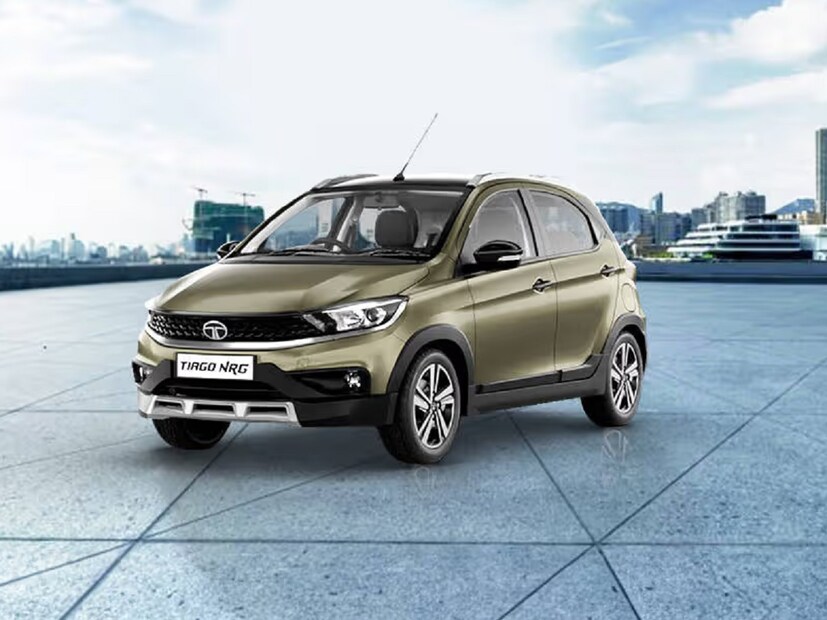 Tata Tiago CNG - टाटाची टँकसारखी Tiago CNG ही बेस्ट अशी कार आहे. या कारची एक्स–शोरूम किंमत 6 लाख रुपयांपासून सुरू होते.  एक किलो सीएनजीमध्ये ही कार 26.49 किमी इतकं मायलेज देते.