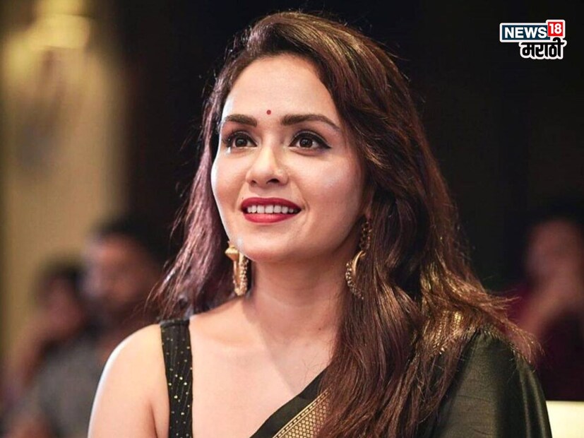  "कॅमेऱ्यापासून रंगमंचापर्यंत… अभिनयाचा हा नवा प्रवास! तुमच्या प्रेमाला आणि टाळ्यांना पुन्हा एकदा पात्र होण्यासाठी…लवकरच येतेय", असं म्हणत अमृताने तिच्या नव्या नाटकाची घोषणा केली आहे. अमृता खानविलकरची रंगभूमीवर धमाकेदार एन्ट्री पाहण्यासाठी तिचे चाहते उत्सुक आहेत.