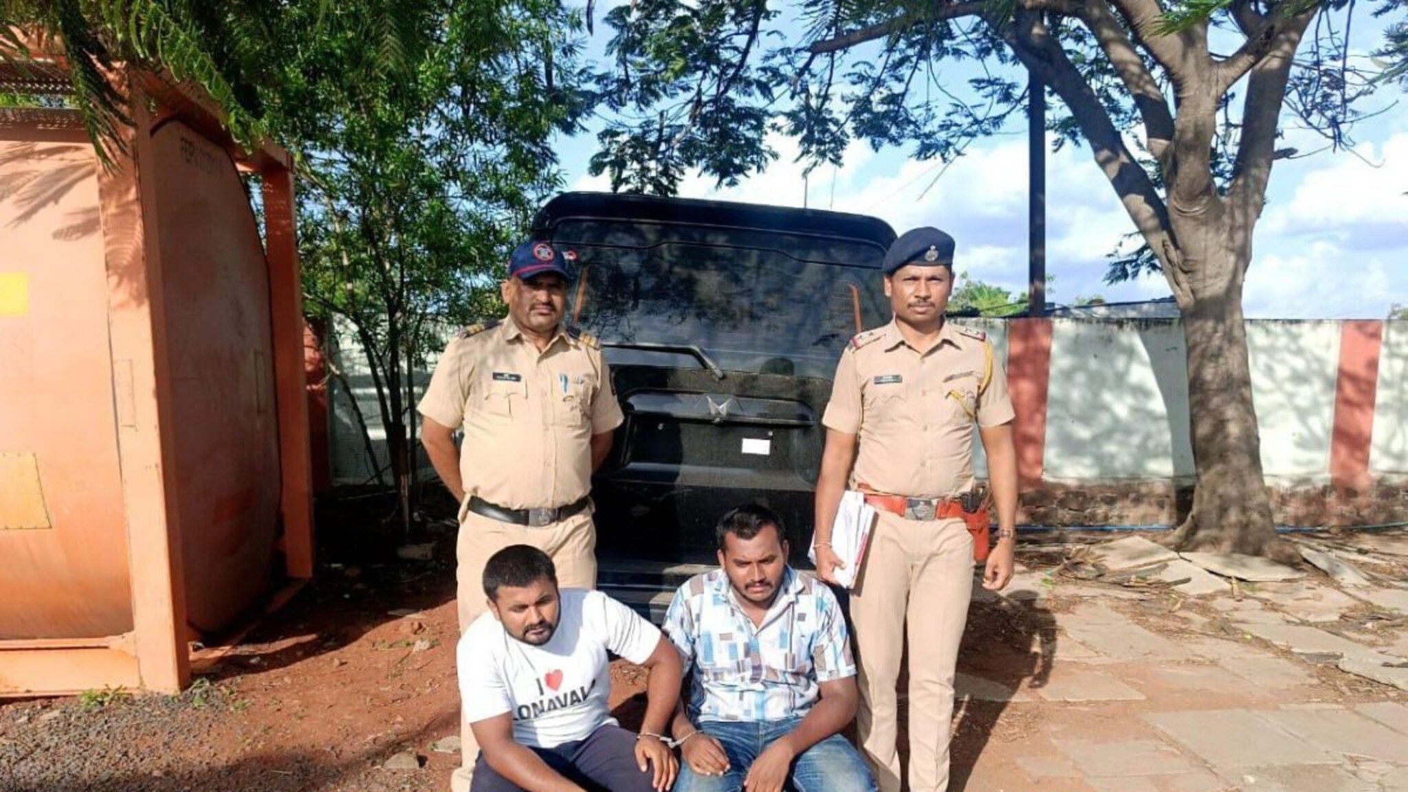 'मुलगा जिवंत हवा असेल तर 50000 टाका', बीडमध्ये आणखी एक अपहरणकांड, दोघांना अटक