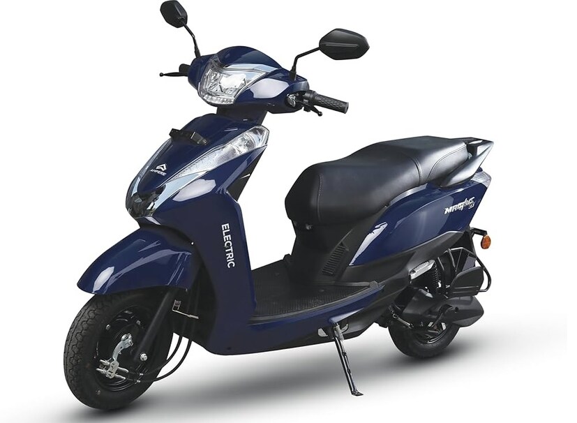 ज्यांना थोडेसे प्रीमियम मॉडेल हवे आहे त्यांच्यासाठी Ampere Magnus EX हा एक उत्तम ऑप्शन आहे. त्याची किंमत 84,900 रुपये आहे. त्याची रेंज आणि बसण्याची जागा ही प्रवासासाठी एक उत्तम स्कूटर बनवते. त्याची रेंज 100 किमी आहे आणि चार्जिंग वेळ 6 ते 7 तास आहे. त्यात रिव्हर्स मोड, अँटी-थेफ्ट अलार्मची फीचर्स आहेत.