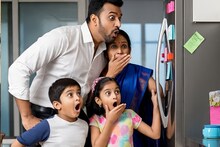 फ्रिजच्या मागून विचित्र आवाज, मागे डोकावून पाहताच कुटुंब धक्क्यात, शॉकिंग कारण