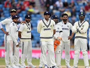 कॅप्टन गिलचा एक मेसेज, अन् दुसऱ्या टेस्टआधी टीम इंडियात स्पेशल खेळाडूची एन्ट्री! कॅप्टन गिलचा एक मेसेज, अन् दुसऱ्या टेस्टआधी टीम इंडियात स्पेशल खेळाडूची एन्ट्री!