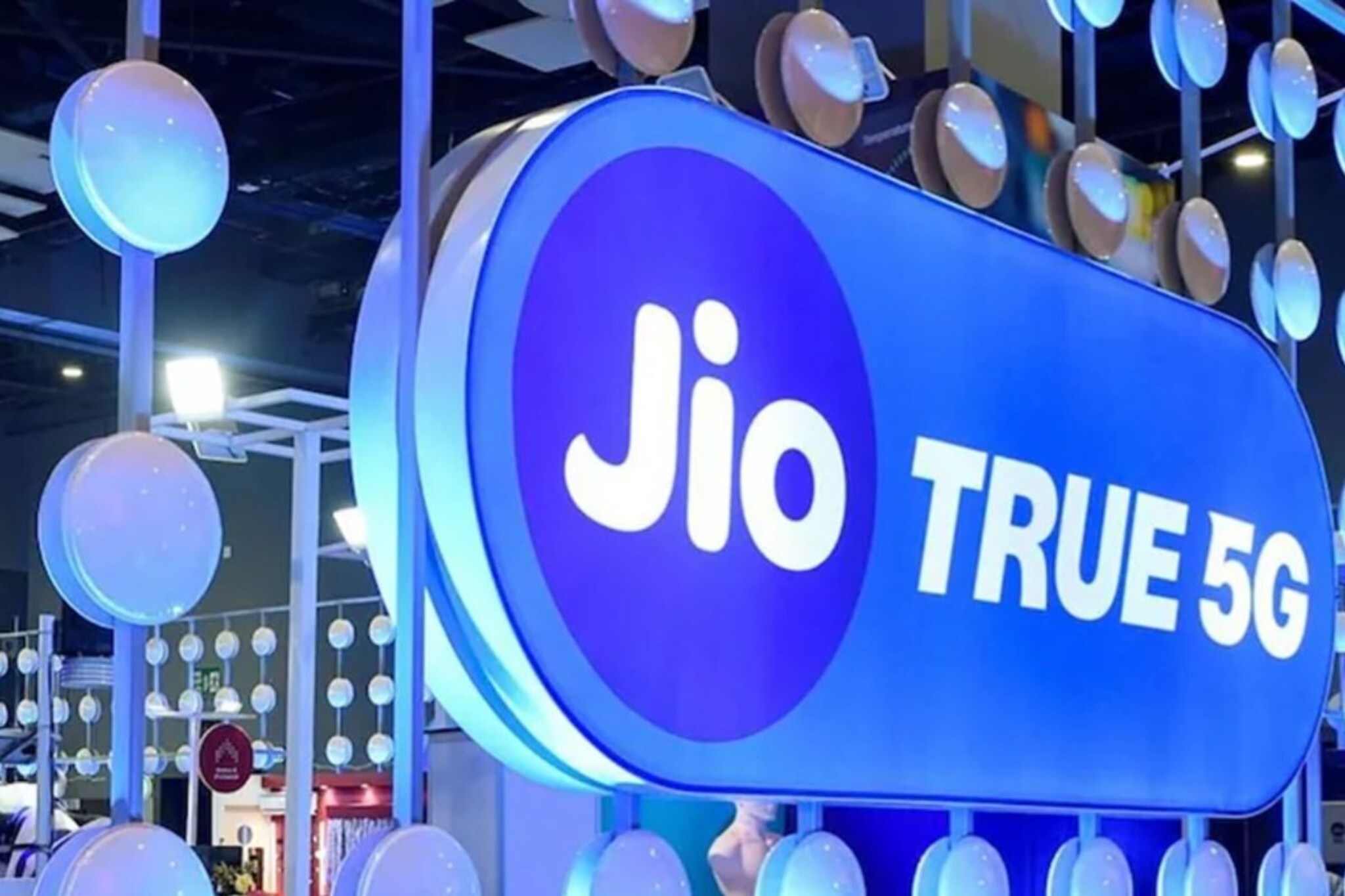 फक्त 1 रुपया जास्त देऊन मिळवा जास्त फायदा, Jio ची ग्राहकांसाठी खास ऑफर