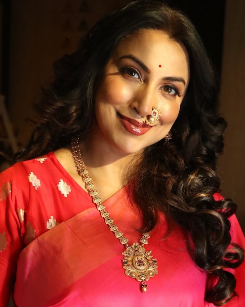 क्रांतीचा ह्युमर आणि तिची गोष्ट सांगण्याची पद्धत चाहत्यांना प्रचंड आवडली. तिच्या मुली म्हणजेच छबील आणि गोदो यांचे कारनामे चाहत्यांना आवडले. पण सगळ्या व्हिडीओमध्ये क्रांतीनं कधीच मुलींचे चेहरे दाखवले नाहीत. त्यामुळे क्रांतीच्या मुली नेमक्या कशा दिसतात हे जाणून घेण्याची उत्सुकचा प्रचंड उत्सुकता होती.