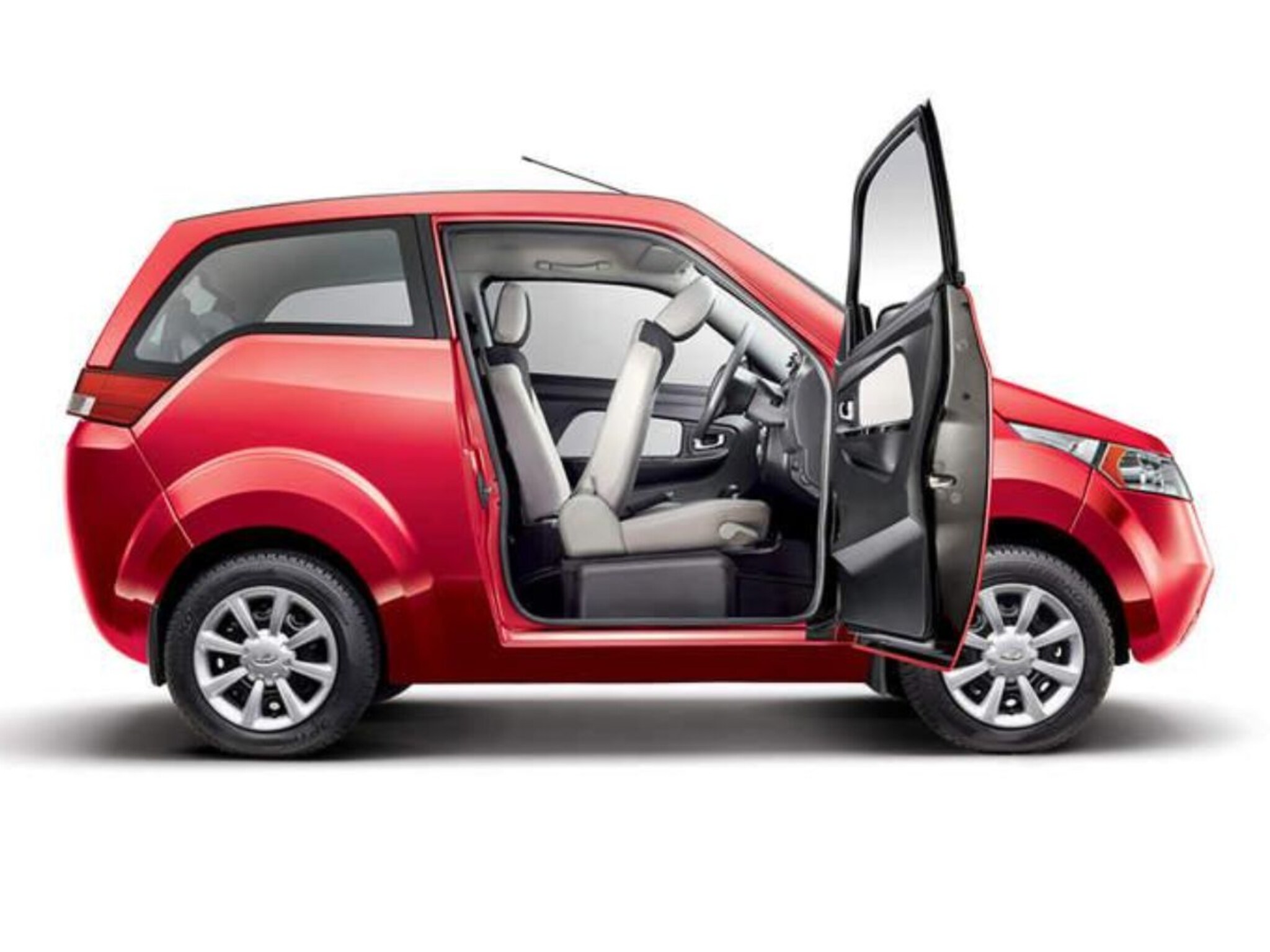 Tata ची Nano नव्हे, ही होती सगळ्यात छोटी Car; जवळून गेली तरी कळायचं नाही!