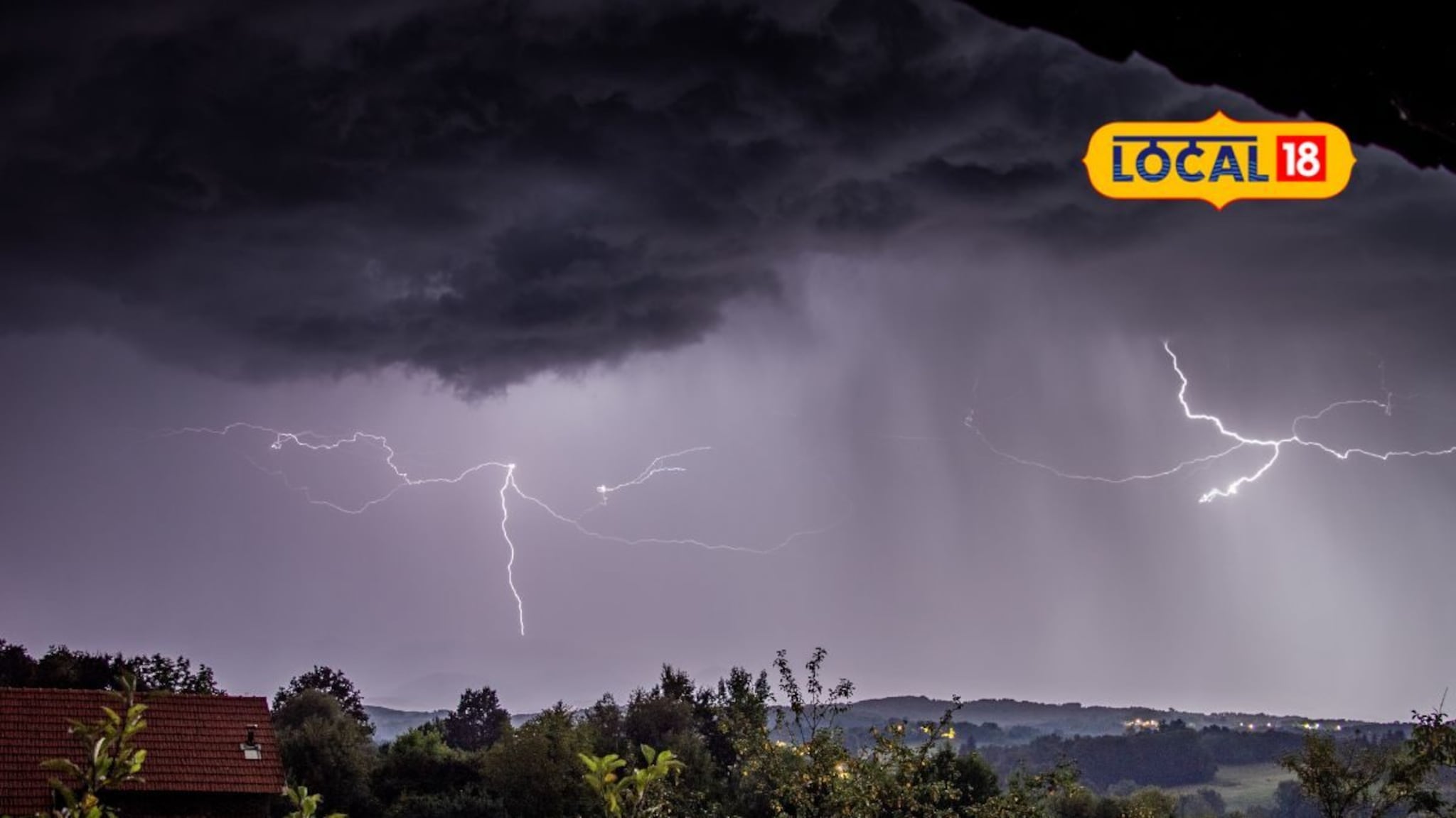 वादळी वारे अन् विजांचा कडकडाट, राज्यात 22 जिल्ह्यांना यलो अलर्ट