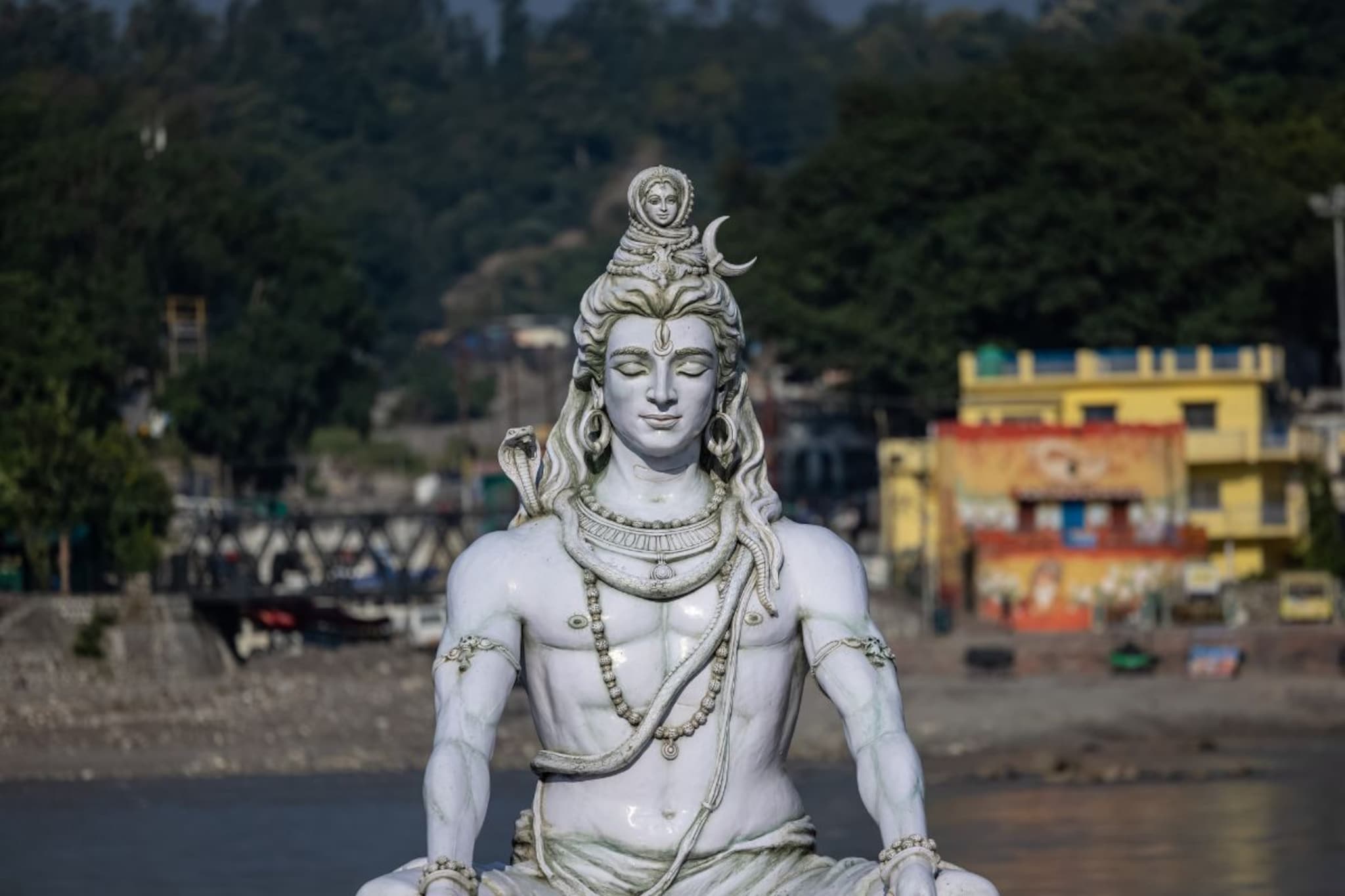 महादेवाच्या सगळ्यात प्रिय राशींमध्ये तुम्ही आहात? यंदाच्या श्रावणात चांगले दिवस