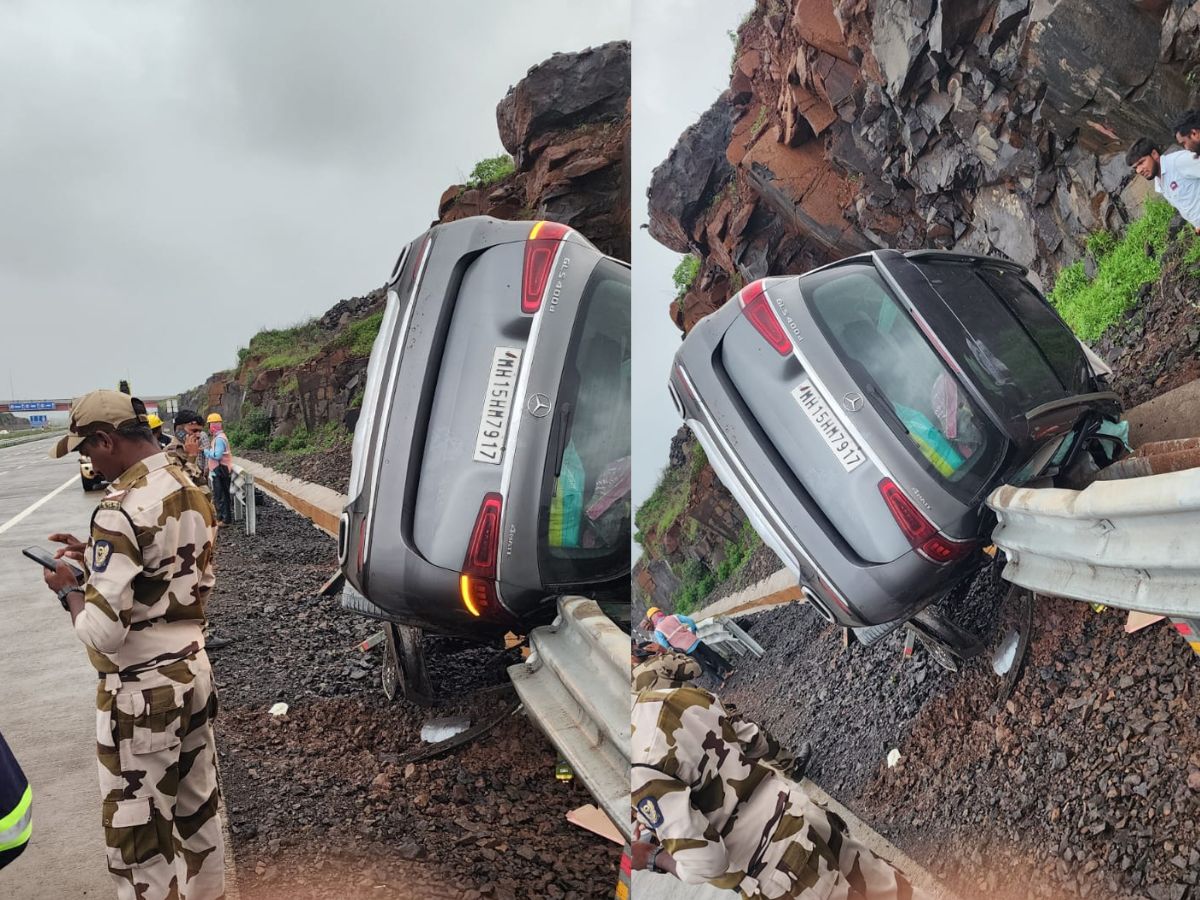 हा अपघात इतका भीषण होता की, एसयूव्हीचा वेग जास्त असल्यामुळे कंट्रोल करता आली नाही. पलटी होऊन लेन बदलून ती दुसऱ्या लेनवर गेली आणि रस्त्याच्या बाजूला असलेल्या ग्रीलवर आदळली. याच दरम्याान सुनील हेकरे हे कारच्या बाहेर फेकल्या गेले, त्यात त्यांचा मृत्यू झाला, अशी प्राथमिक माहिती देण्यात आली आहे. हेकरे यांच्या अपघाती निधनामुळे नाशिकच्या उद्योग क्षेत्रावर शोककळा पसरली आहे. हा अपघात इतका भीषण होता की, एसयूव्हीचा वेग जास्त असल्यामुळे कंट्रोल करता आली नाही. पलटी होऊन लेन बदलून ती दुसऱ्या लेनवर गेली आणि रस्त्याच्या बाजूला असलेल्या ग्रीलवर आदळली. याच दरम्याान सुनील हेकरे हे कारच्या बाहेर फेकल्या गेले, त्यात त्यांचा मृत्यू झाला, अशी प्राथमिक माहिती देण्यात आली आहे. हेकरे यांच्या अपघाती निधनामुळे नाशिकच्या उद्योग क्षेत्रावर शोककळा पसरली आहे.