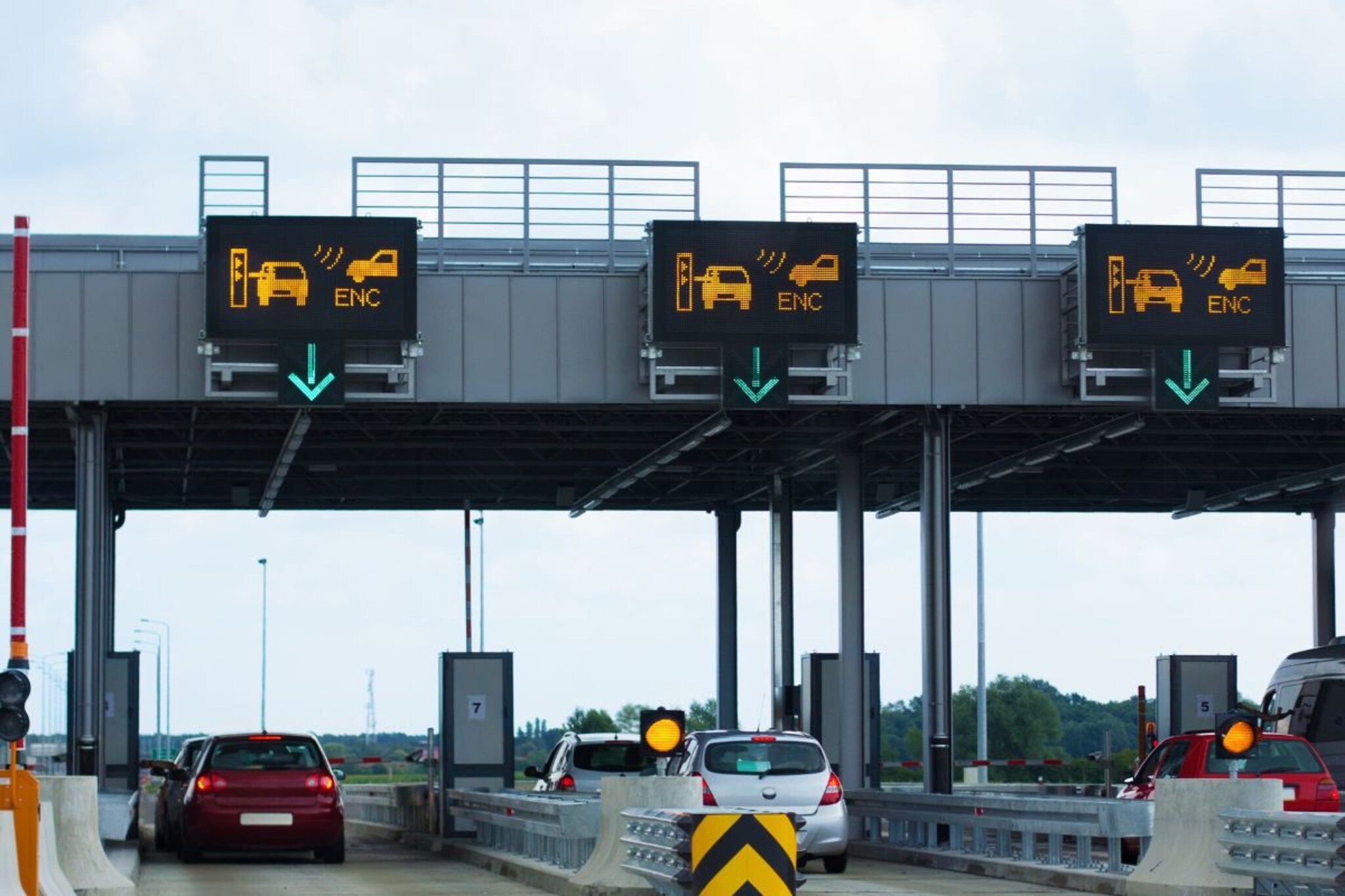 'या' देशाची टोल सिस्टम जगात सर्वात Fast, काहींचे नियम तुम्हाला चक्रावून सोडतील