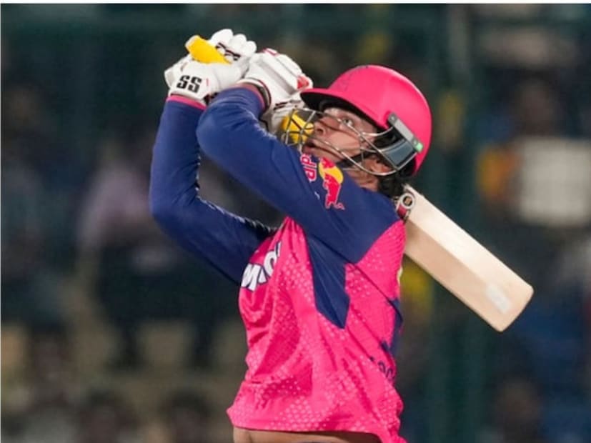 वैभव सूर्यवंशीच्या या कामगिरीनंतर राजस्थान रॉयल्सने त्याला आयपीएल 2026 साठी रिटेन केलं. तसंच वैभवची अंडर-19 तसंच इंडिया ए च्या टीममध्येही निवड झाली. नुकत्याच झालेल्या आशिया कप रायजिंग स्टारमध्ये वैभवने वादळी शतक झळकावलं होतं.