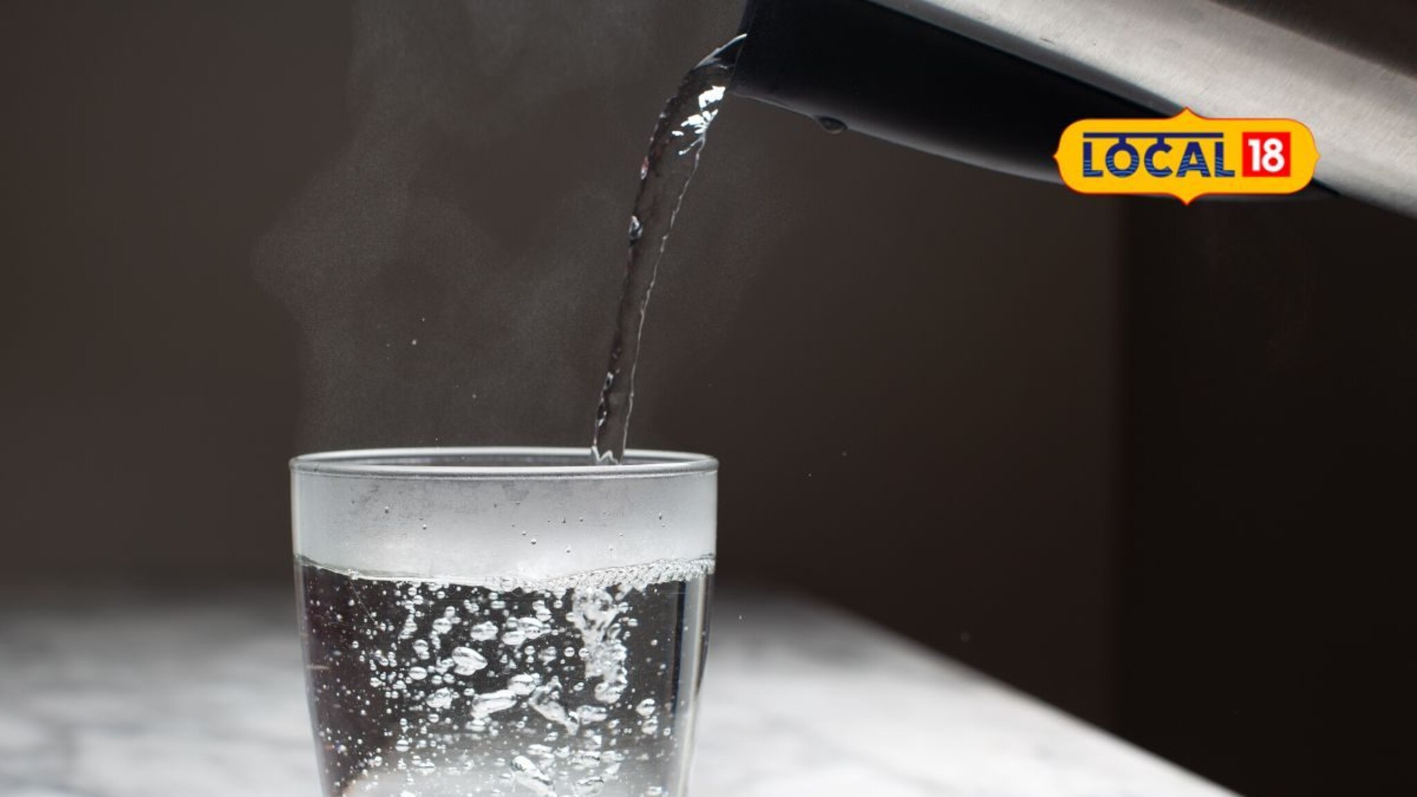 सकाळी रिकाम्या पोटी प्या फक्त 1 ग्लास कोमट पाणी, हे आजार कायम राहतील दूर, Video