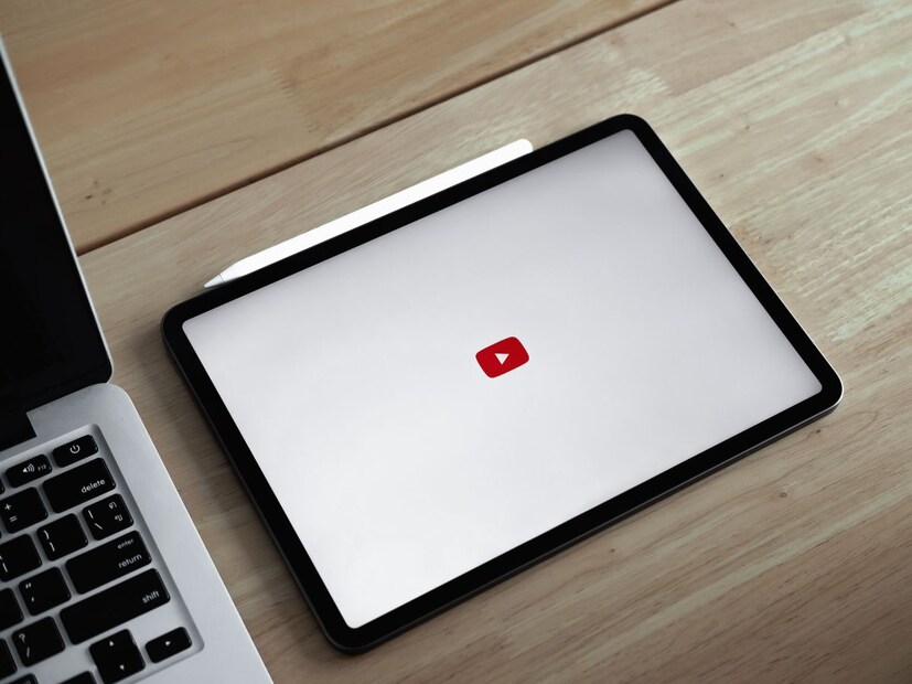 याचा क्रिएटर्सला काय फायदा होईल? : यामुळे क्रिएटर्सना खूप फायदा होईल, CTR (क्लिक थ्रू रेट) वाढेल. अधिक संबंधित प्रेक्षकांना लक्ष्य करता येईल. निर्मात्यांना कमी वेळेत अधिक ग्रोथ मिळू शकेल. टायटल लिहिताना कंटेंट धोरण सुधारेल. याशिवाय, भविष्यातील व्हिडिओंवर कोणत्या प्रकारचे शीर्षक ठेवता येईल हे डेटाच्या आधारे ठरवणे सोपे होईल.