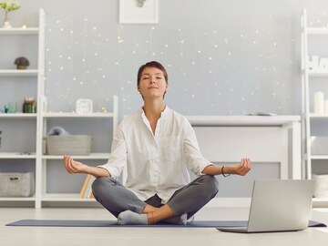 मेंदूला बनवा सुपरफास्ट! रुटीनमध्ये सामाविष्ट करा 'या' 4 गोष्टी; मन राहील शांत! मेंदूला बनवा सुपरफास्ट! रुटीनमध्ये सामाविष्ट करा 'या' 4 गोष्टी; मन राहील शांत!