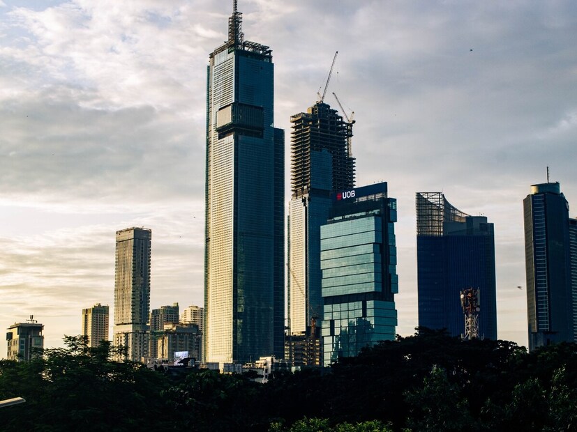 भव्यता आणि आधुनिकता : काचेच्या इमारती सुंदर, आधुनिक आणि व्यावसायिक दिसतात. कॉर्पोरेट कंपन्या आणि बहुराष्ट्रीय कंपन्या ब्रँडची उपस्थिती आणि प्रभाव वाढवणाऱ्या ऑफिस स्पेस पसंत करतात.