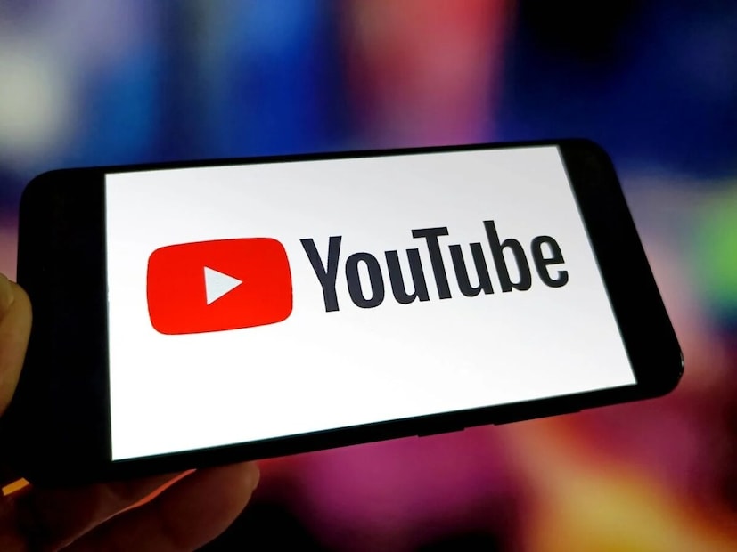 विसंगत किंवा निकृष्ट दर्जाचा कंटेंट अपलोड करू नका: YouTube चा अल्गोरिथम नियमितपणे व्हिडिओ अपलोड करणाऱ्यांना अनुकूल आहे. तसेच, कंटेंट निर्मात्यांनी हे लक्षात ठेवावे की जर ऑडिओ स्पष्ट नसेल, प्रकाशयोजना खराब असेल किंवा कंटेंट घाईघाईने येत असेल तर प्रेक्षक व्हिडिओ किंवा पृष्ठावर परत येण्याची शक्यता कमी असते. स्वच्छ ऑडिओ, नैसर्गिक प्रकाशयोजना आणि स्वच्छ एडिट व्हिडिओंसह मूळ कंटेंट तयार करण्यासाठी मूलभूत माइकमध्ये गुंतवणूक करावी जेणेकरून आकर्षण वाढेल.