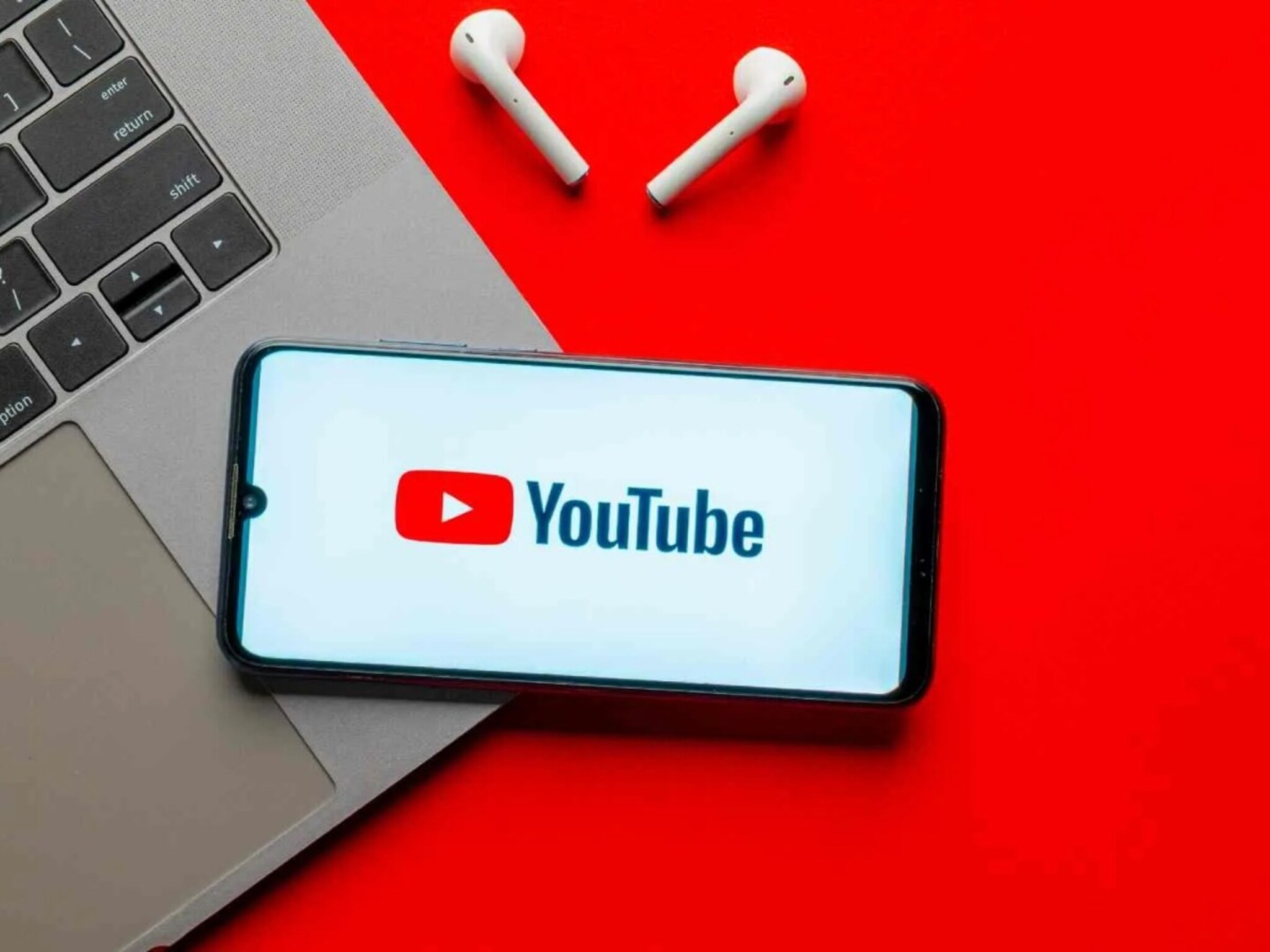 ज्या YouTube वरुन लाखो कमावतात लोक! पण त्याच्या मालकाची एक दिवसाची कमाई किती?
