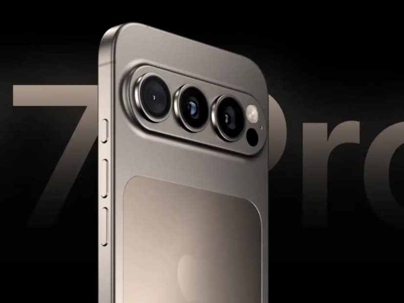 Samsung Galaxy S25 Ultra  अल्ट्राच्या कॅमेरा सेटअपवर नजर टाकली तर कंपनीने 200MP प्रायमरी कॅमेरासह 50MP टेलिफोटो लेन्स दिला आहे जो 5x ऑप्टिकल झूमला सपोर्ट करतो. यासोबतच, त्यात 10MP 3x टेलिफोटो लेन्स आणि 50MP अल्ट्रावाइड लेन्स देखील आहे जे वापरकर्त्याच्या फोटोग्राफीला उत्तम अनुभव देईल. सेल्फी आणि व्हिडिओ कॉलसाठी या डिव्हाइसमध्ये 12MPचा फ्रंट कॅमेरा आहे.