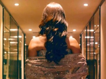 फिल्ममध्ये दिले भरभरून इंटिमेट सीन,हिरोईनच्या बहिणीचं वाढलं टेंशन,नक्की काय झालं