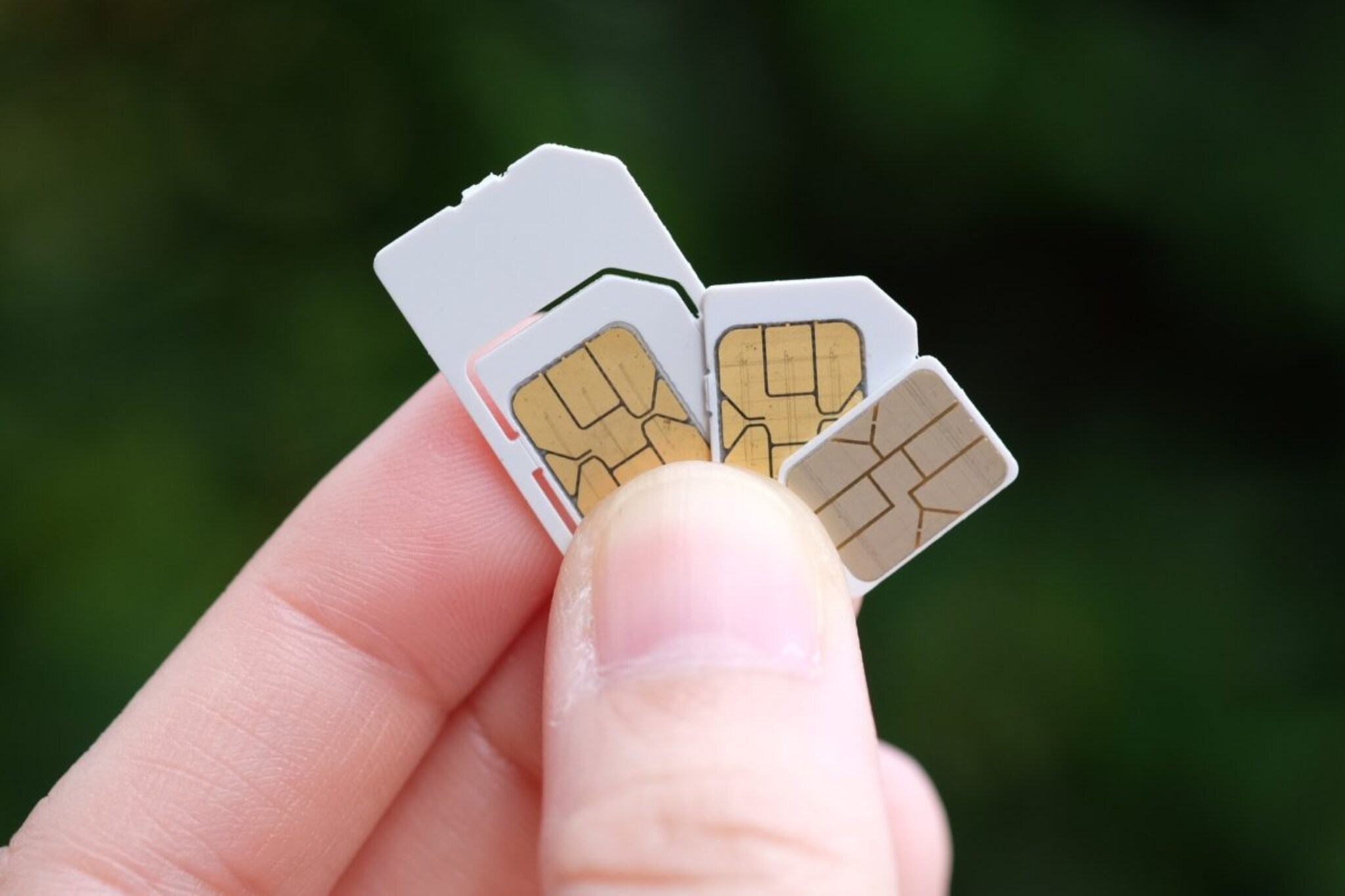 Sim Card यूजर्स सावधान! रिचार्ज संपताच कंपनी उचलेल कठोर पाऊल, TRAIचा नियम काय?