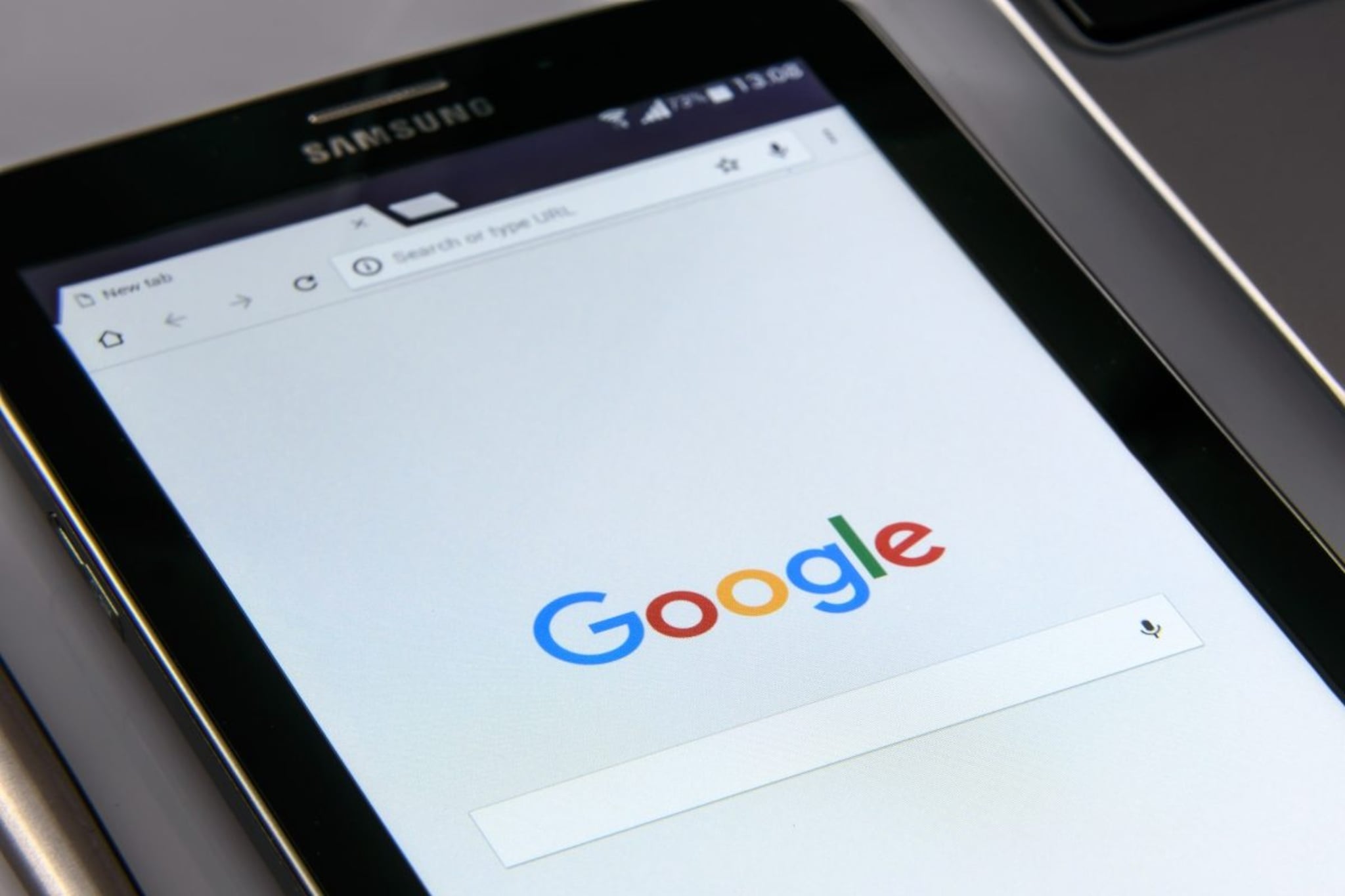 सावधान, ही एक चूक पडेल महागात! Google वर चुकूनही सर्च करू नका 'या' गोष्टी, नाहीतर जाल थेट तुरुंगात!