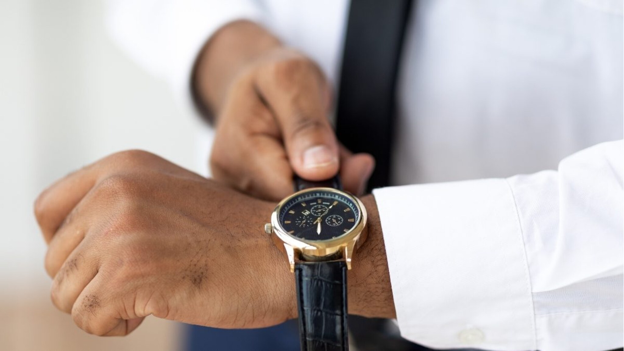 90% लोक डाव्या हातात घड्याळ का घालतात? उजव्या हातात घातल्यास काय होतं?