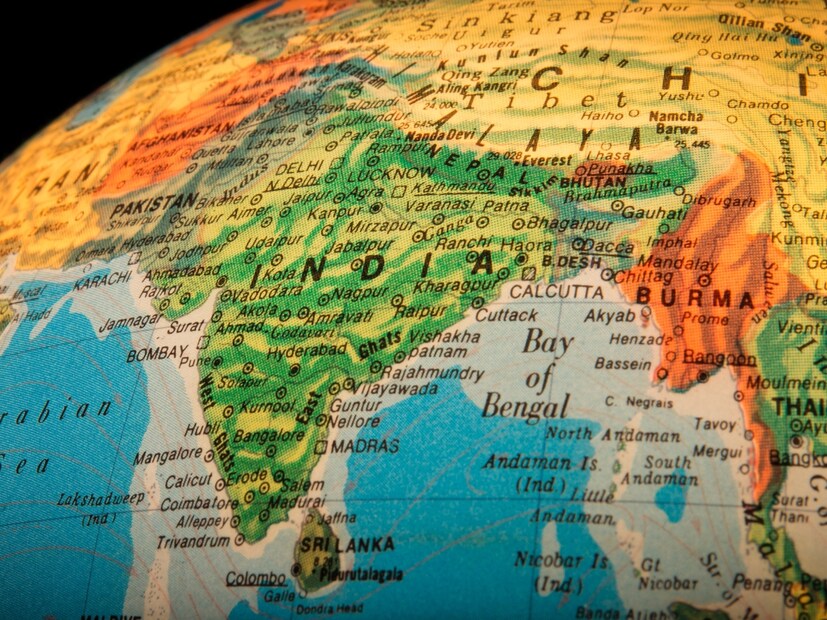  प्राचीन ग्रंथांमध्ये भारताला 'जंबूद्वीप' म्हणूनही ओळखले जाते. ही संज्ञा आजही इंडोनेशिया आणि थायलंडमध्ये भारतीय उपखंडाचे वर्णन करण्यासाठी वापरली जाते. जंबूद्वीपाचा मोठा भाग सध्या आशिया खंडात मानला जातो.