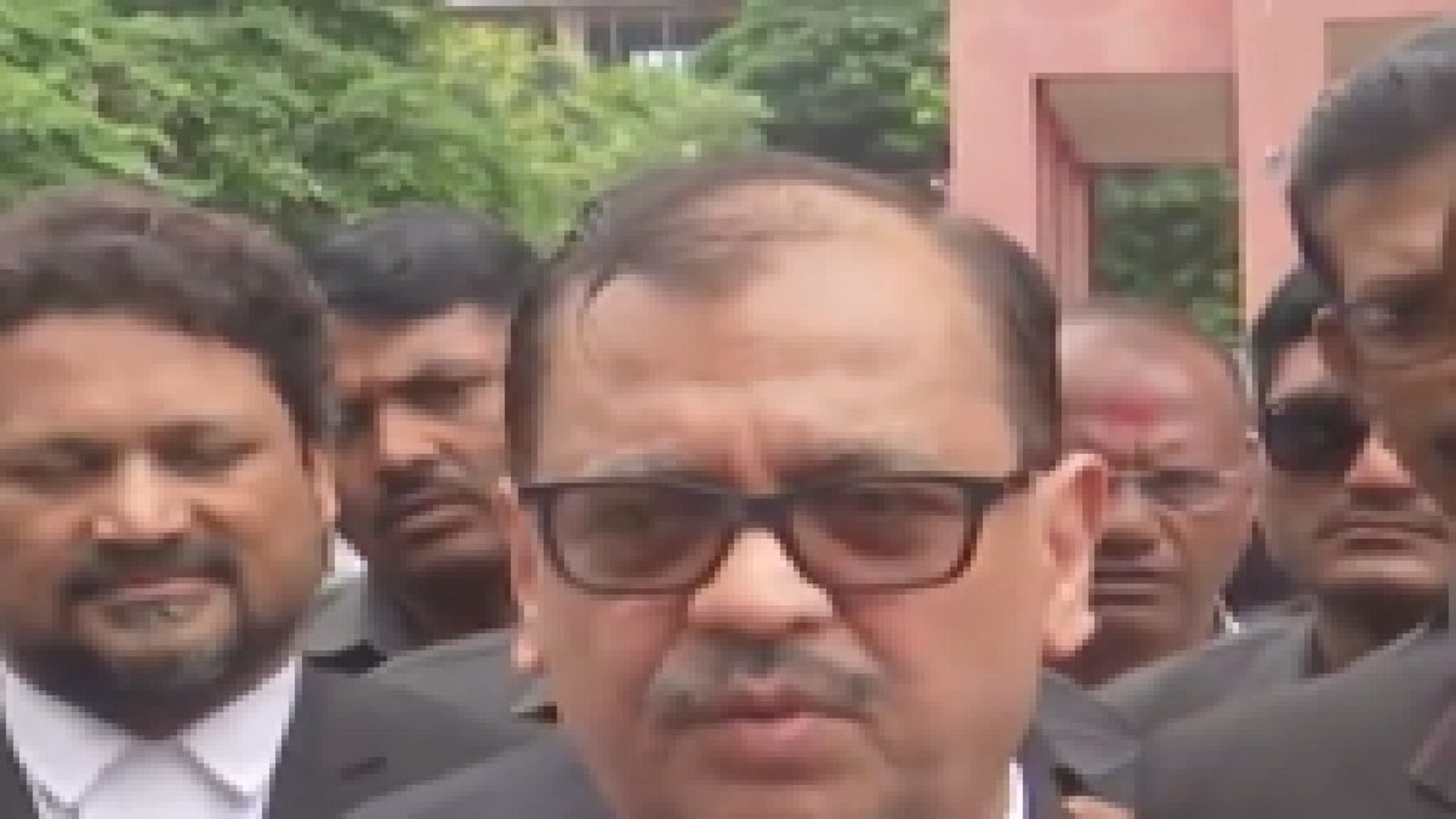 आम्हाला दोषमुक्त करा, वाल्मिक कराड आणि विष्णू चाटेच्या अर्जावर निकम म्हणाले...