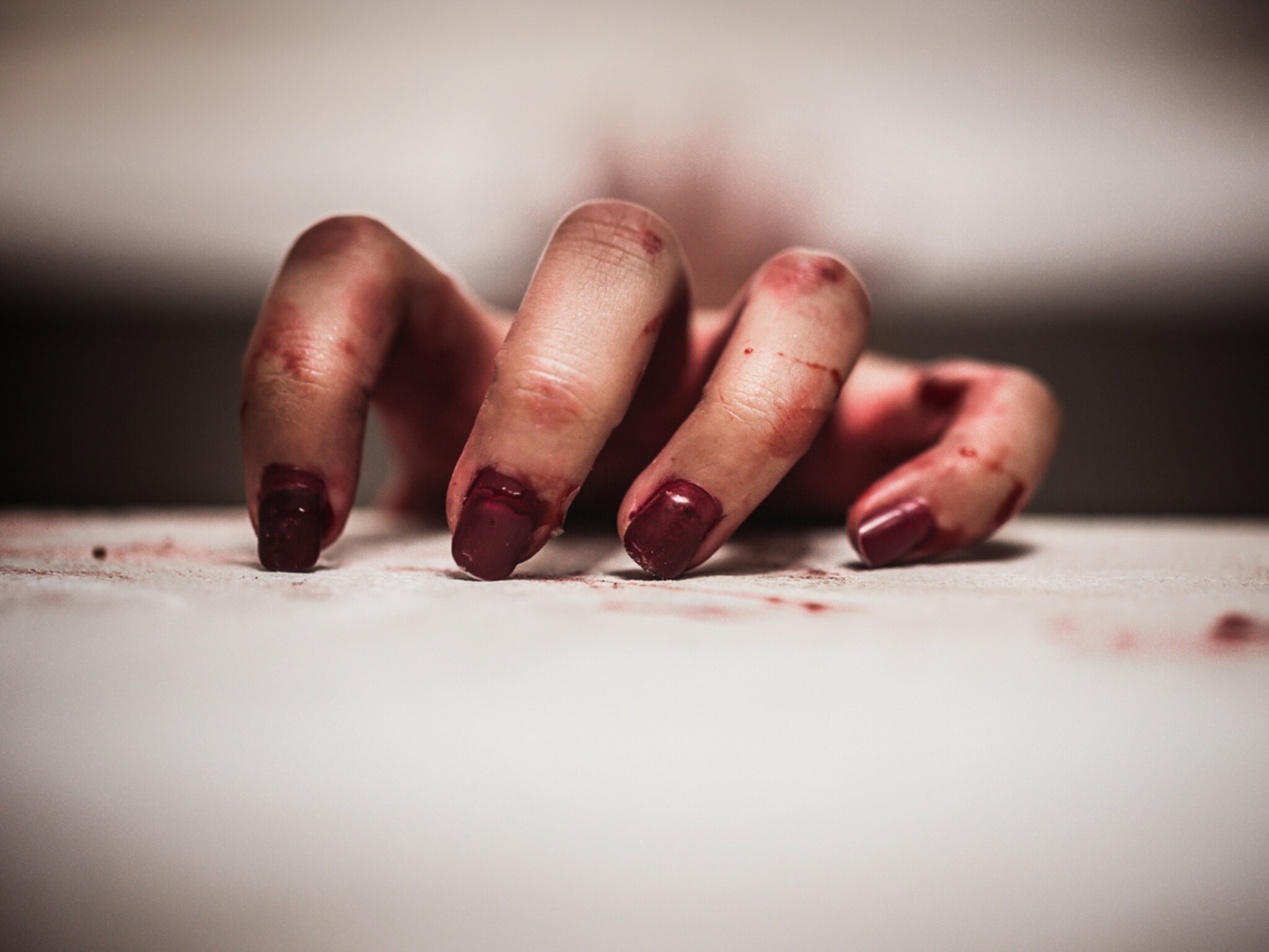 दोन चिमुकल्यांसह विहिरीत उडी मारली, आईने घेतला टोकाचा निर्णय, धक्कादायक कारण आलं