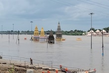 भीमा नदीला पूर, मंदिरांना वेढा, बंधारे पाण्याखाली, व्यासनारायण झोपडपट्टी धोक्यात