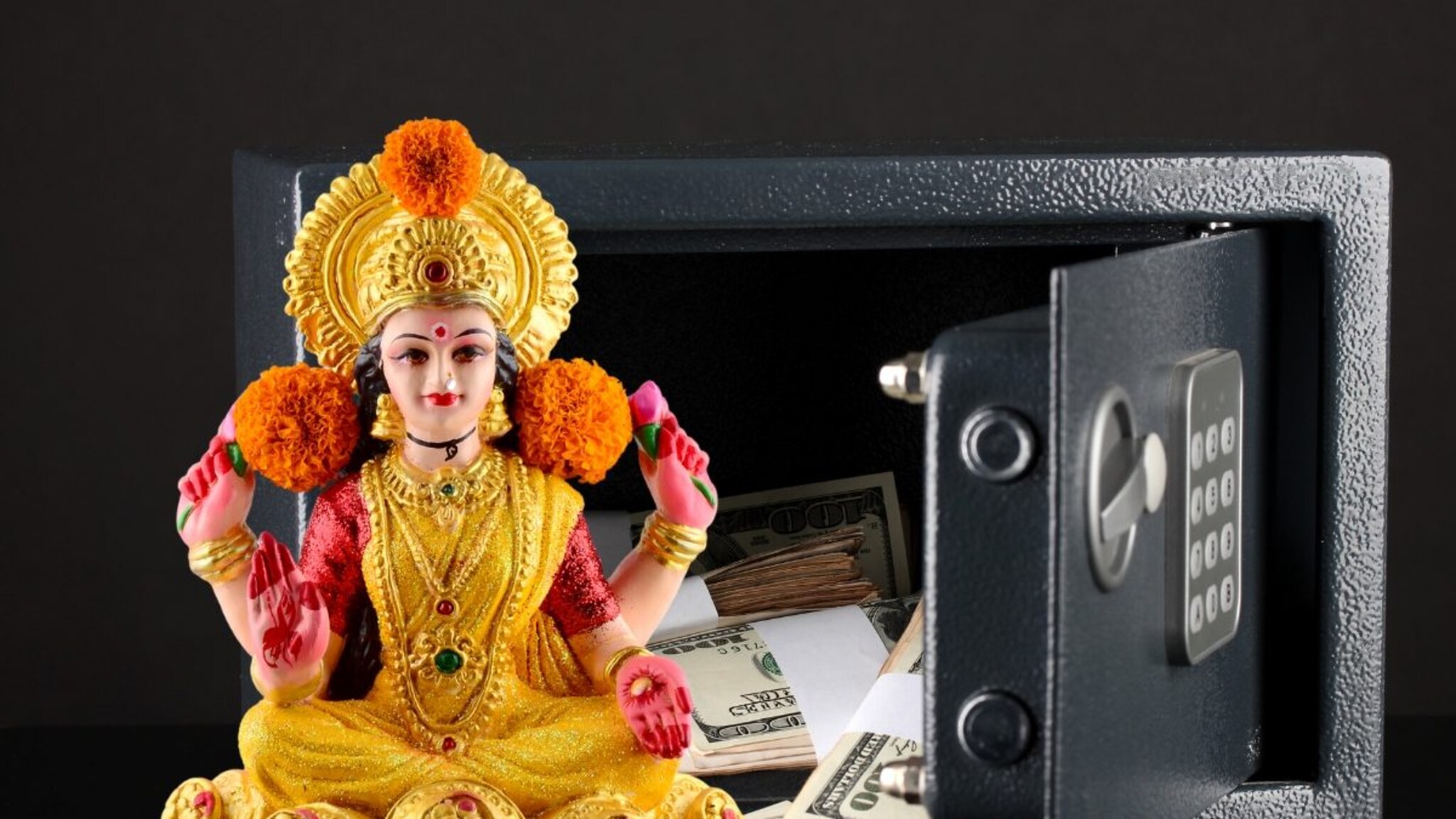 Astrology: सगळीकडून त्रस्त झालंय! सोमवारचा दिवस लकी ठरेल, पुष्य नक्षत्राचा असा फायदा मिळवून घ्या