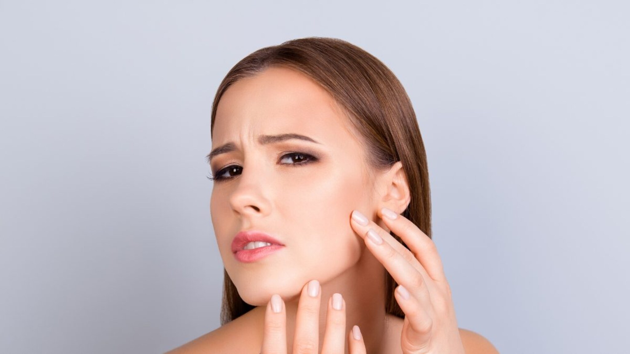 Combination skin care Routine: तेलकट त्वचेमुळे हैराण आहात? फाॅलो करा 'या' टिप्स; चेहऱ्यावर येईल नवं तेज