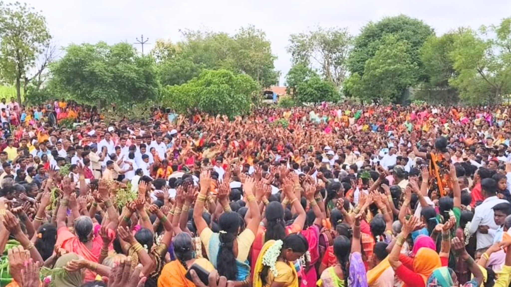 ना वैर, ना द्वेष, फक्त शिव्यांचा खेळ! 'बोरीचा बार'मागे दडलंय दोन सवतींच्या भांडणाचं रहस्य; जाणून घ्या अनोखी परंपरा!