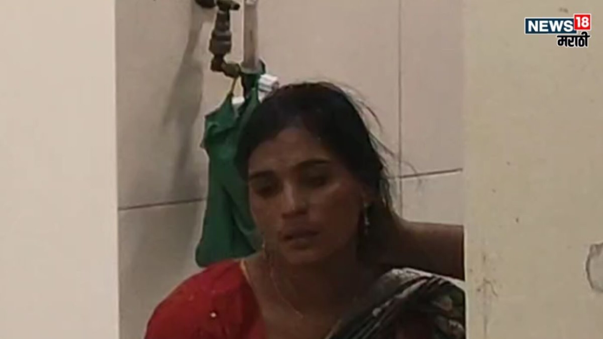 Beed : महादेव मुंडे यांच्या पत्नी ज्ञानेश्वरी मुंडे यांनी घेतलं विष, पोलीस अधीक्षक कार्यालयात मोठा गोंधळ, न्याय कधी मिळणार?