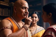 इथं तोंड बिलकुल उघडू नका! चाणक्यनीतीत सांगितलंय या ठिकाणी न बोलणंच चांगलं