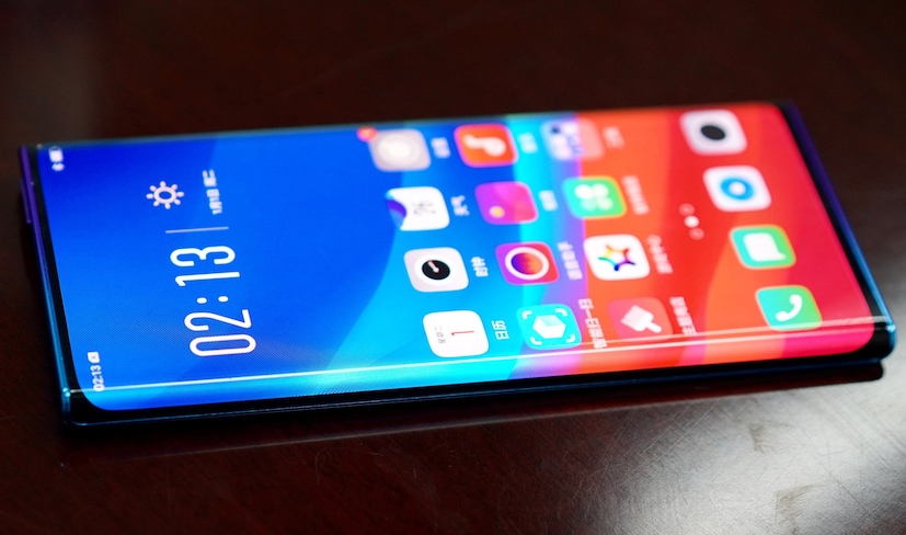 ते तेव्हा एक फ्लॅगशिप डिव्हाइस होते. परंतु आज अशा डिस्प्ले फीचर्स मिड-रेंज आणि बजेट फोनमध्ये देखील दिसून येत आहेत. जर तुम्ही देखील एक उत्तम कर्व्ड स्क्रीन फोन शोधत असाल आणि तुमचे बजेट 20,000 रुपयांपर्यंत असेल, तर खाली नमूद केलेल्या पाच सर्वोत्तम पर्यायांवर नक्कीच एक नजर टाका.