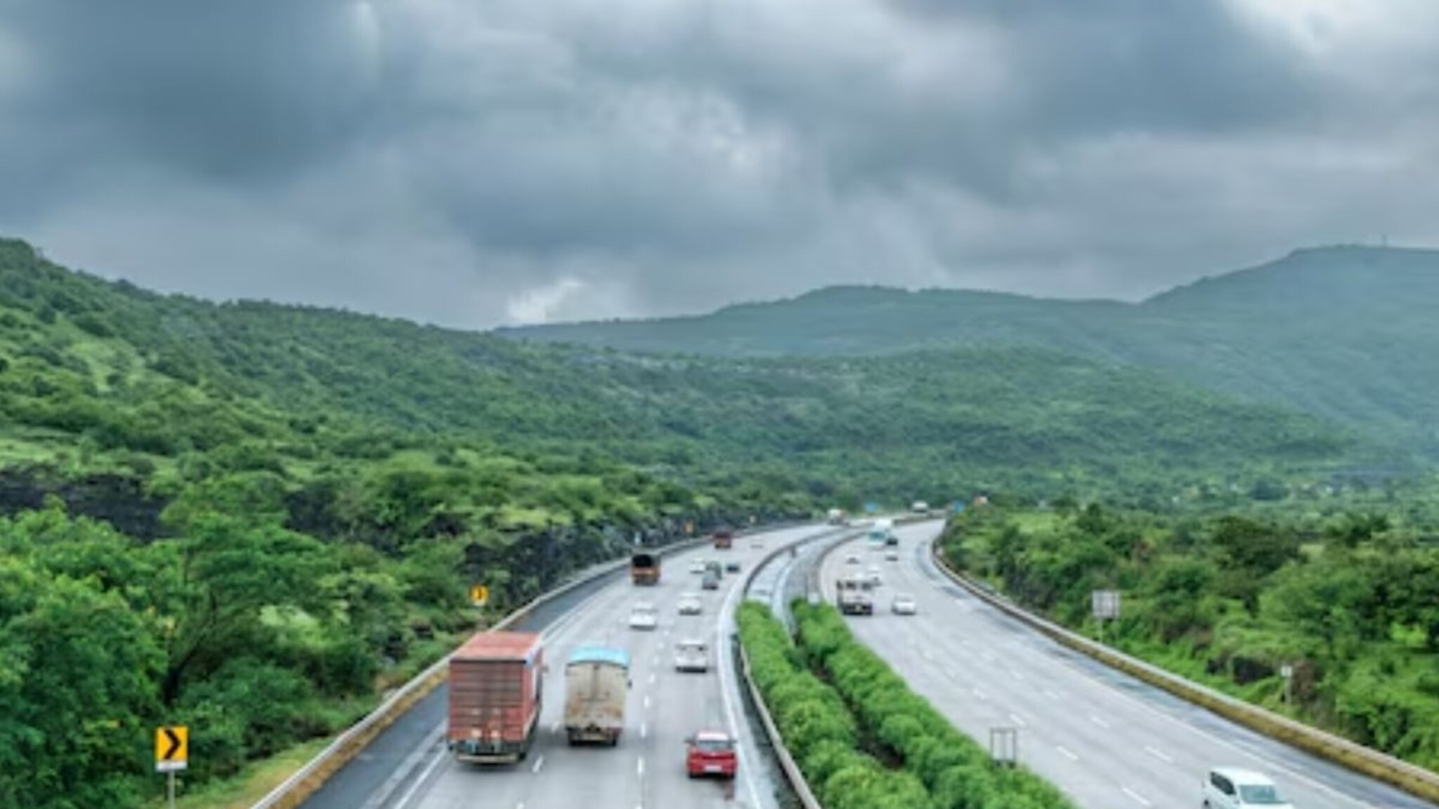 महाराष्ट्राला मिळणार नवा 'ग्रीनफिल्ड हायवे', 'या' चार जिल्ह्यातून सुसाट जाणार गाड्या, 699 गावांसाठी मोठा निर्णय! भूसंपादन सुरू