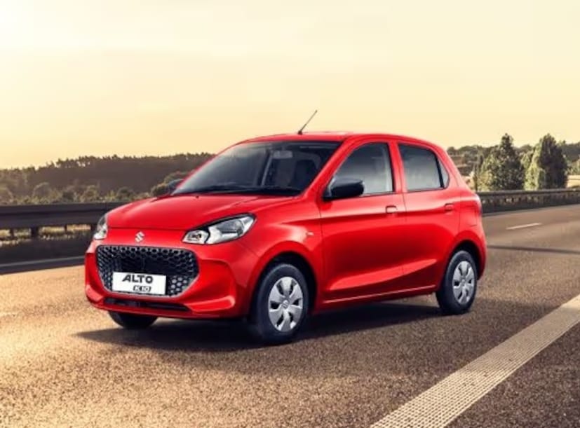 Maruti Suzuki Alto K10 CNG : भारतीय बाजारात अल्टो K10 ही परवडणारी सीएनजी कार म्हणून खरेदी करता येते. अल्टो K10 1.0-लिटर पेट्रोल इंजिन सीएनजी मोडमध्ये 56 एचपी आणि 82.1 एनएम पीक टॉर्क निर्माण करते. जे पाच-स्पीड मॅन्युअल गिअरबॉक्ससह जोडलेले आहे. ही कार 33.85 किमी/किलो मायलेज मिळवण्याचा दावा केला जातो.