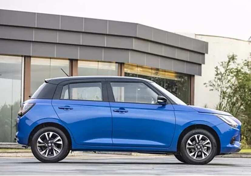 Maruti Swift : मारुती स्विफ्ट अलीकडेच सीएनजी व्हेरिएंटमध्ये बाजारात आणण्यात आली आहे. या कारमध्ये झेड-सिरीज इंजिन आणि एस-सीएनजीचे संयोजन आहे, ज्यामुळे ही कार 32.85 km/kg मायलेज देते. मारुती स्विफ्ट सीएनजी बाजारात तीन व्हेरिएंटमध्ये उपलब्ध आहे. त्याच्या बेस आणि मिड प्रकारात स्टील व्हील वापरण्यात आले आहेत तर टॉप व्हेरिएंटमध्ये पेंट केलेले अलॉय व्हील बसवण्यात आले आहेत.