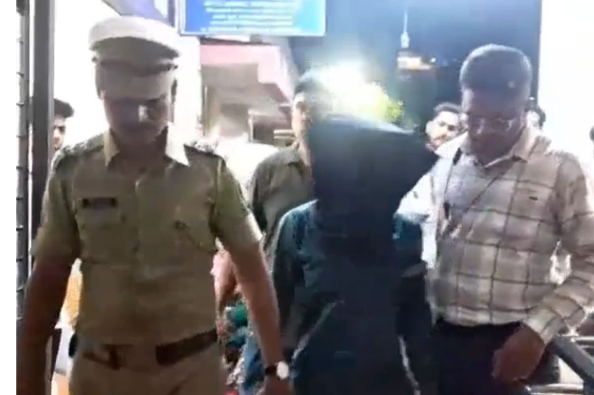 नागपुरात संतापलेल्या पतीचे पत्नीवर कोयत्याने सपासप वार