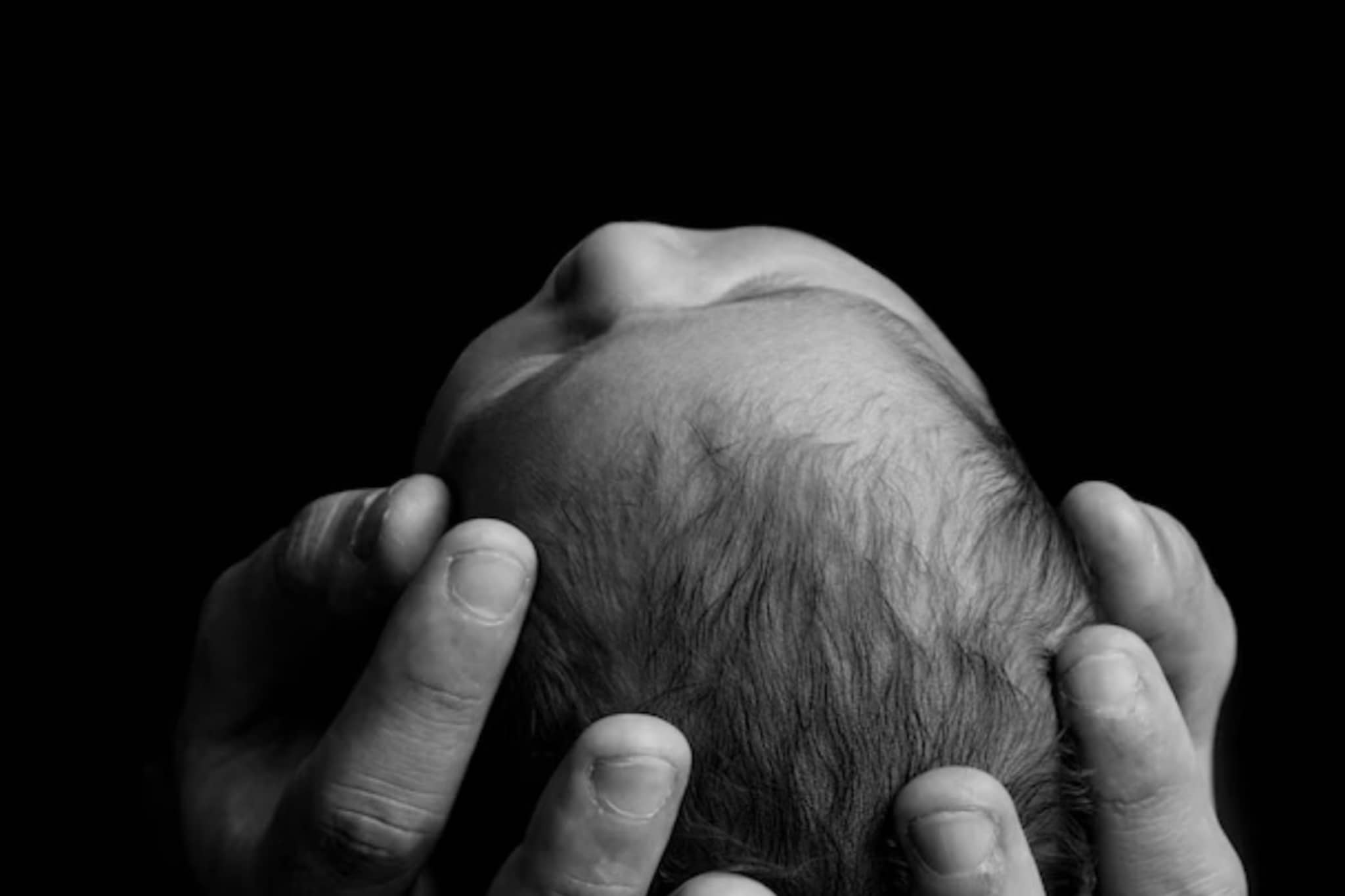 दीड महिन्यांच्या जीवाला उकळत्या पाण्यात टाकलं, आई झाली हैवान, कारण काय?