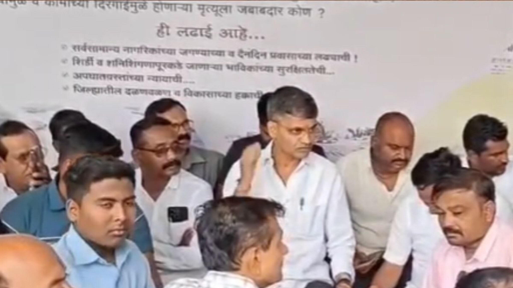 कित्येक वेळा विनंती, अनेकदा पत्रव्यवहार, प्रशासन ऐकेना, नीलेश लंके उपोषणाला बसले