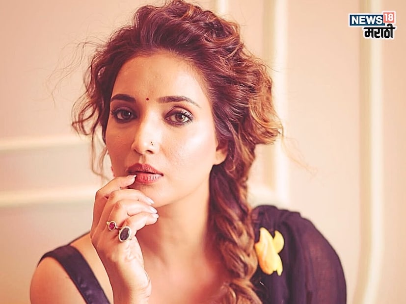  "दोन्ही व्यक्तिरेखा खूप वेगळ्या आहेत. त्यामुळे लूक आणि देहबोलीवर प्रचंड मेहनत घ्यावी लागतेय. थोडी कसरत होतेय, दोन्ही पात्र साकारताना कलाकार म्हणून मी माझे शंभर टक्के देण्याचा प्रयत्न करतेय."