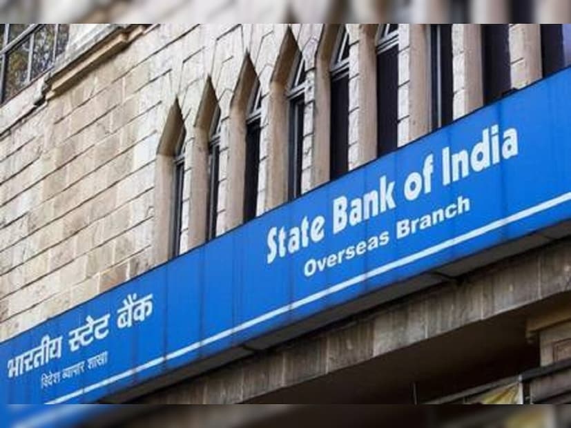 mCASH ही पूर्वी स्टेट बँक ऑफ इंडियाने सुरू केलेली एक तत्काळ पैसे ट्रान्सफर करण्याची सेवा होती. या सेवेद्वारे तुम्ही ज्या व्यक्तीला पैसे पाठवत आहात, त्याच्या बँक खात्याचे तपशील नसतानाही पैसे पाठवता येत होते.