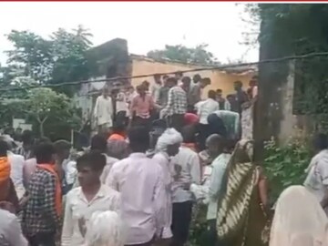 School building collapses 4 students dies