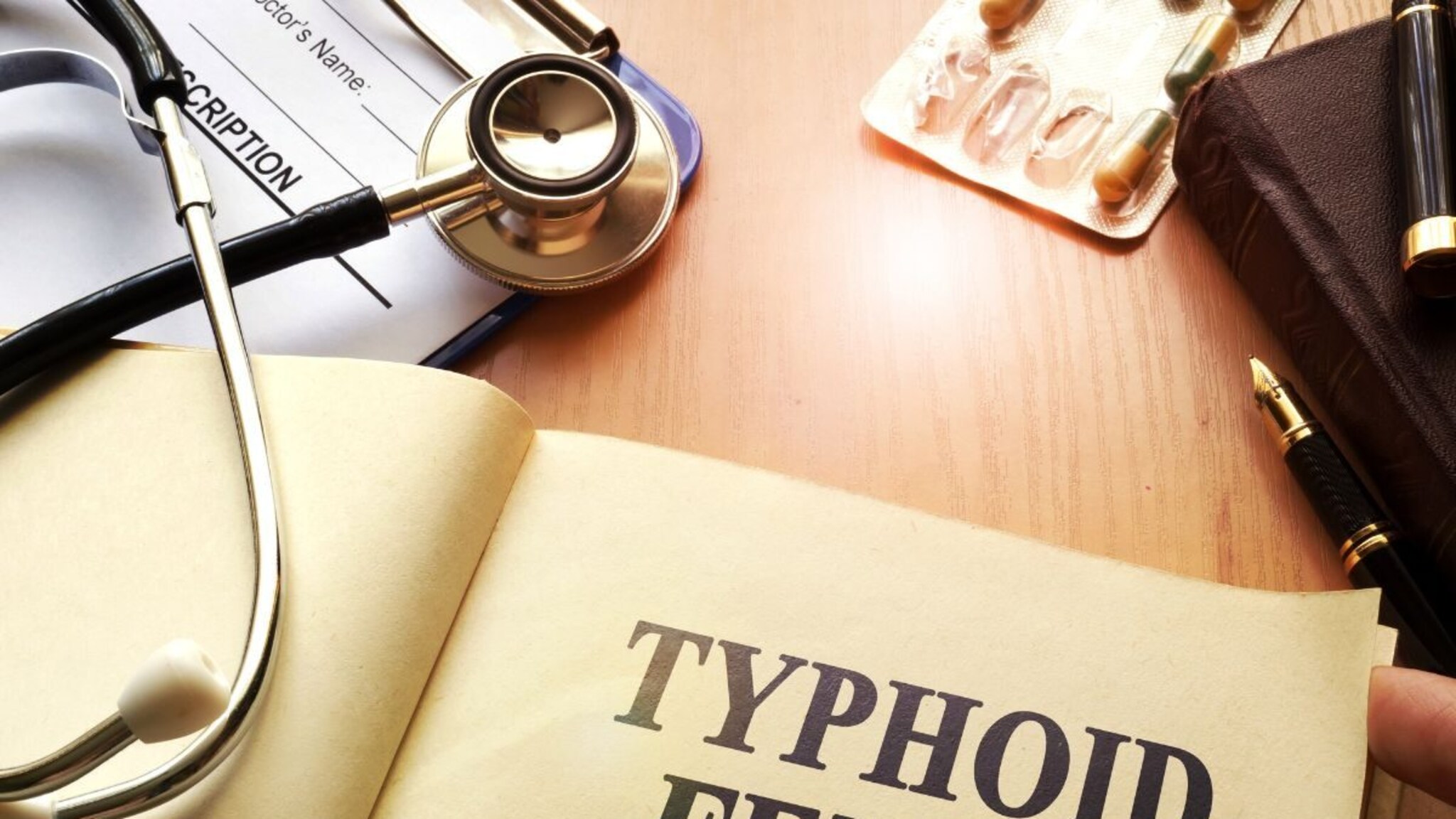Typhoid : पावसाळ्यात ओळखा आजारांचा धोका, वेळीच व्हा सावध