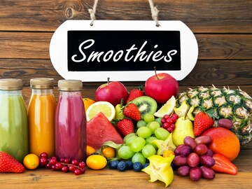 कामाच्या धावपळीतही राहाल फिट! सोप्या स्मूदी रेसिपीजने मिळेल भरपूर ऊर्जा..