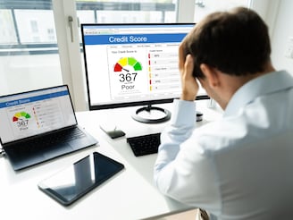 तुमचा CIBIL Score 800+ कसा करायचा? क्रेडिट कार्ड नसणाऱ्यांसाठी ७ स्मार्ट टिप्स!