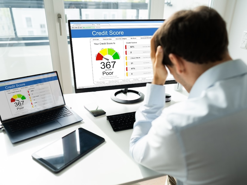 क्रेडिट स्कोअर का महत्त्वाचा ते समजून घ्यावं लागेल. लोन मिळण्याची शक्यता वाढते. व्याजदर कमी लागण्याची शक्यता असते. क्रेडिट कार्डमुळे लिमिट जास्त मिळतं. बँक Low Risk Borrower मानते. सगळ्यात आधी तुम्ही छोटं लोन घ्यायला सुरुवात करा. तुम्ही पर्सनल लोन घेऊ शकता. किंवा FD-backed Loan, Secured Loan सारख्या लोनचा वापर करू शकता. तुम्हाला एकही EMI मिस करायचा नाही. वेळेत भरायचा आहे. 