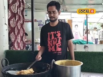 IT ची नोकरी सोडली, आता दिवसाला विकताय 500 वडापाव, महिन्याला 200000 कमाई IT ची नोकरी सोडली, आता दिवसाला विकताय 500 वडापाव, महिन्याला 200000 कमाई